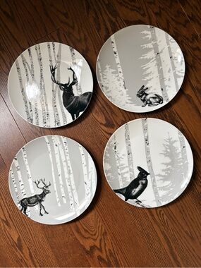 Signature Housewares, Animals In the Woods, Set of 4 Plates  9 1/2"